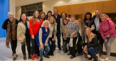 CASCALLARES ACOMPAÑÓ A CENTROS DE JUBILADOS QUE DISFRUTARON DE UNA OBRA DE TEATRO SOBRE LA VIDA DE EVA PERÓN