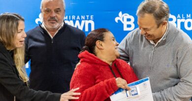CASCALLARES ENTREGÓ CARNETS DE MANIPULACIÓN DE ALIMENTOS A COMEDORES Y MERENDEROS